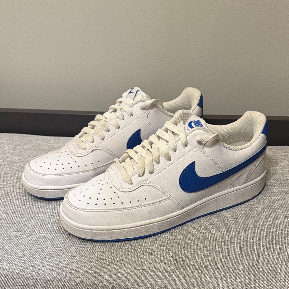 Men’s Nike White and Blue Sneakers Size 9